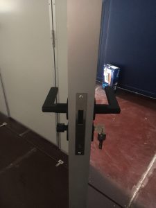 High quality magnetic door handles.
